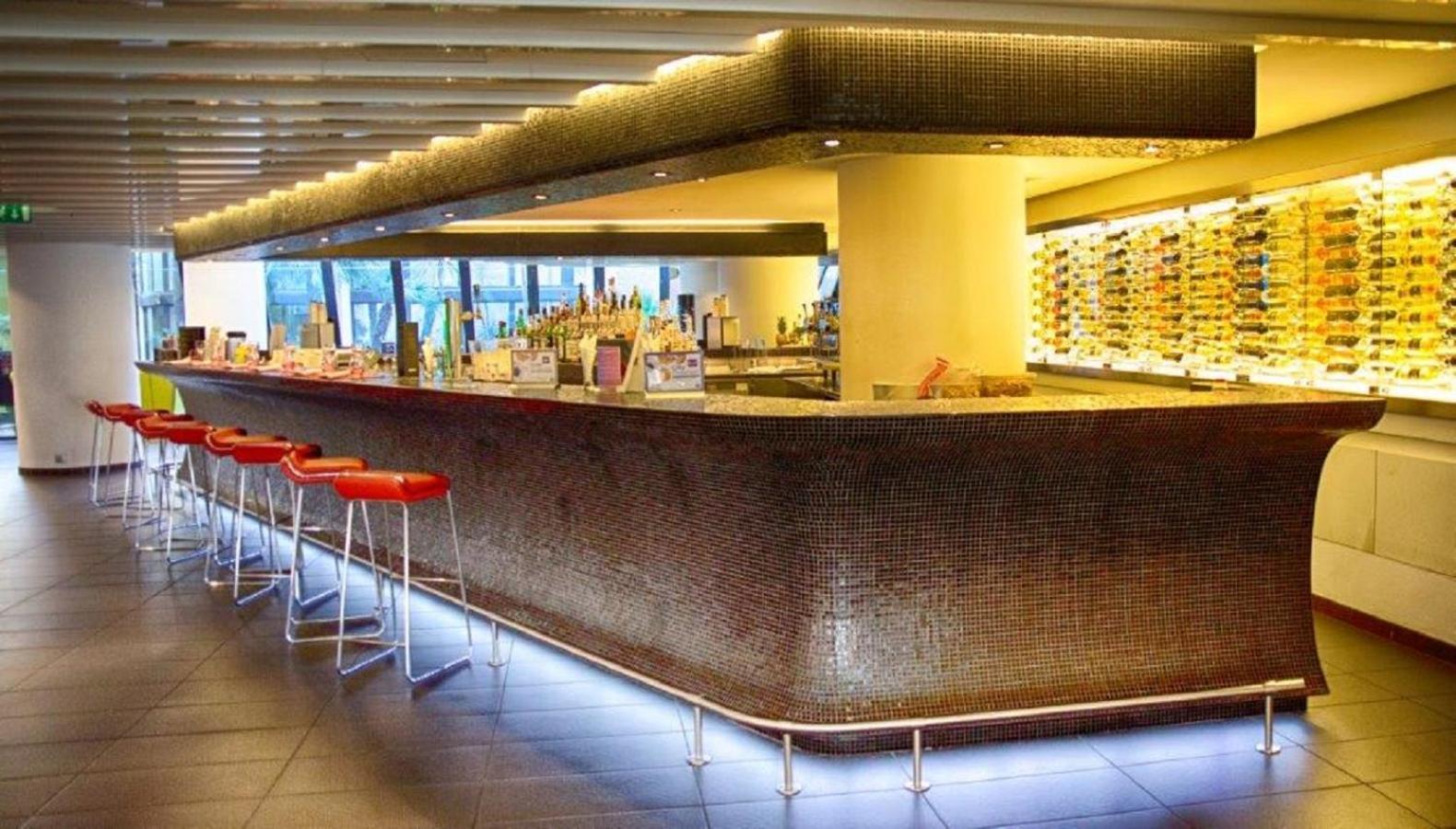 Novotel Marseille Vieux Port Экстерьер фото